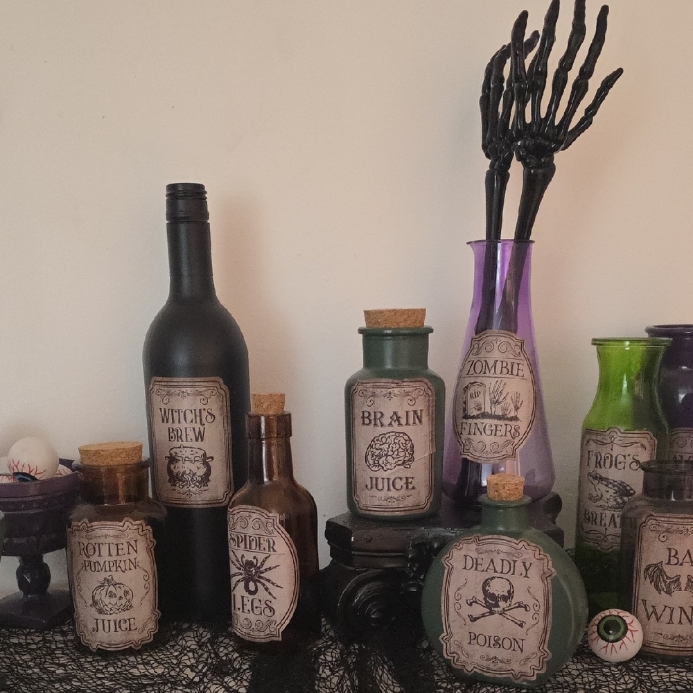 Halloween Apothecary Decor Set - Picture 4 of 16